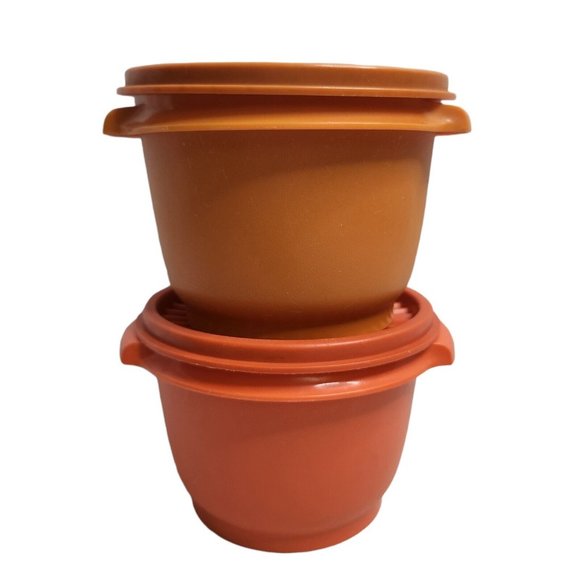 Tupperware Lot of 2 Round Containers & Lids Orange - Picture 2 of 7